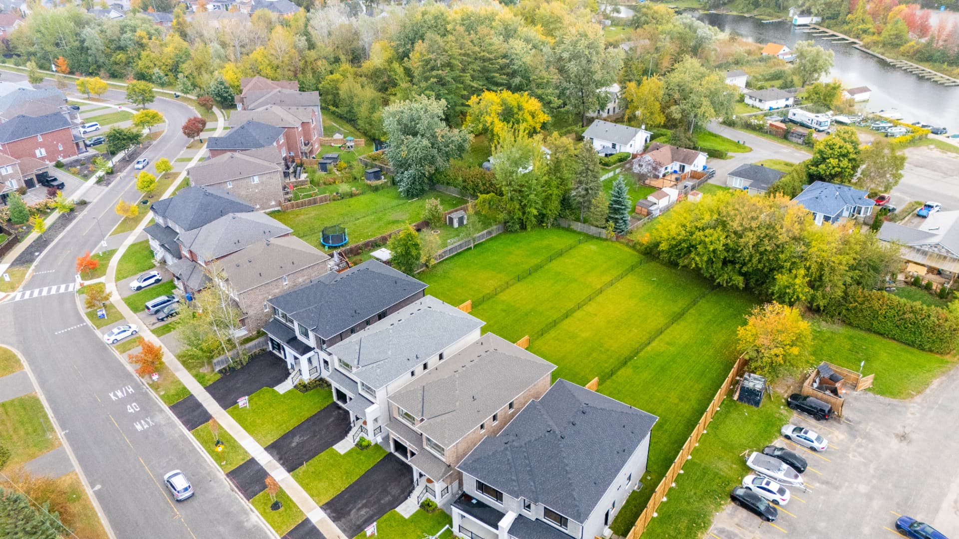Aerial view of the property and lot
