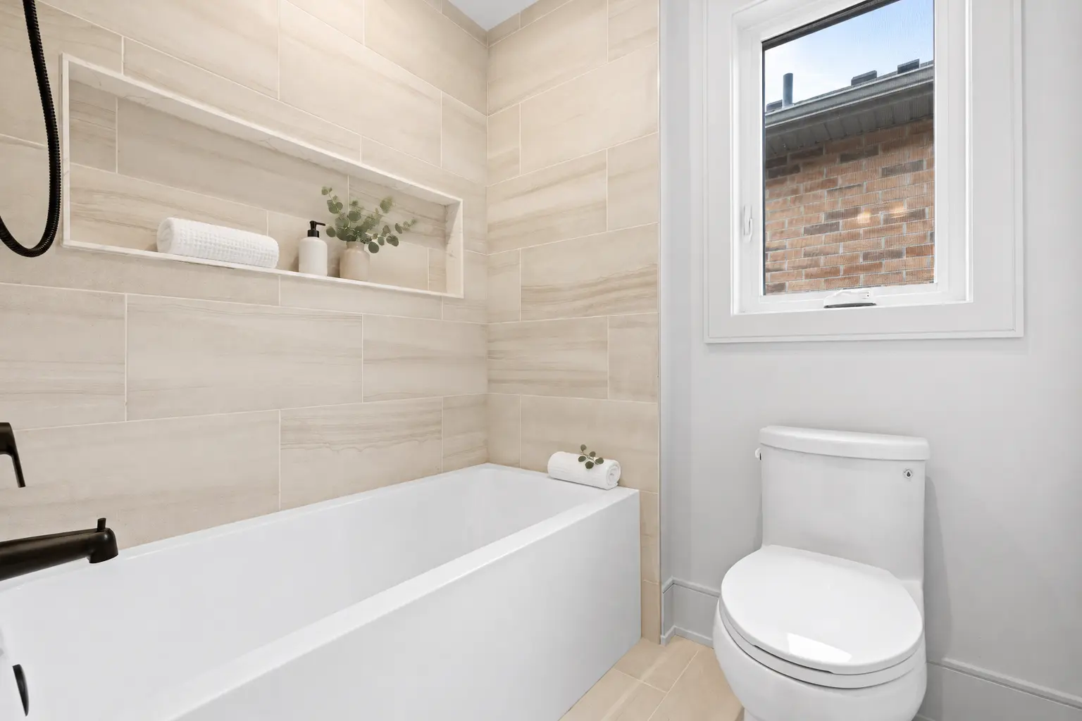 5 Richmond Park Drive interior photo